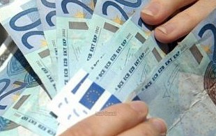 Payer en espèce interdit au-delà de 1.000 euros